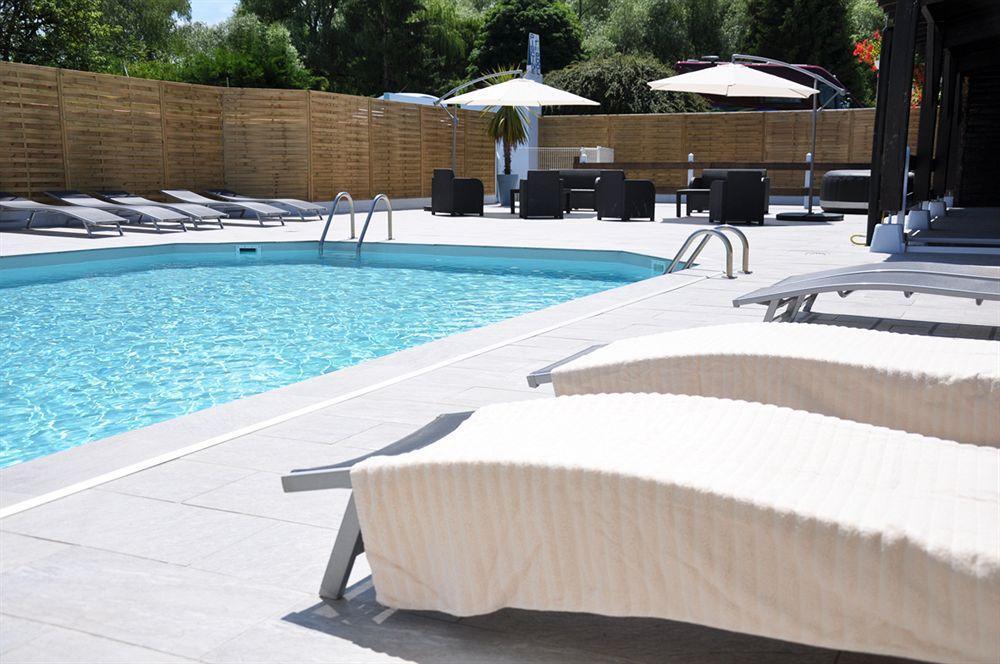 Domaine De Roullet Hotel Buitenkant foto